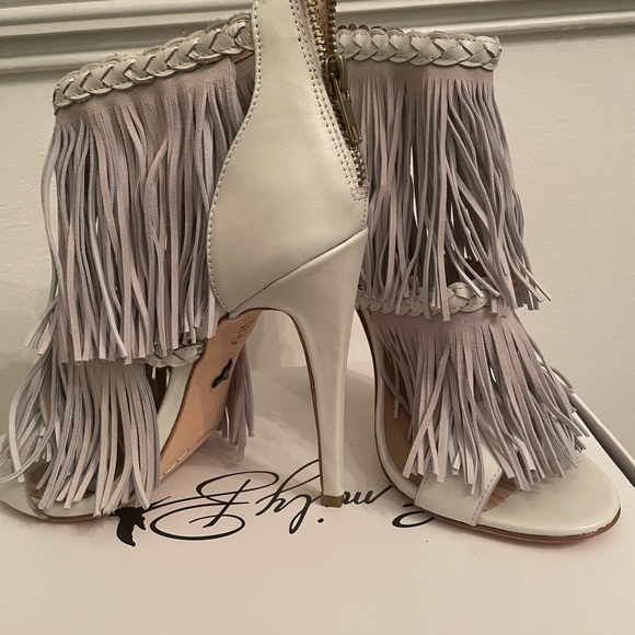 Emily B Billie in white heels - Picture 2 of 3